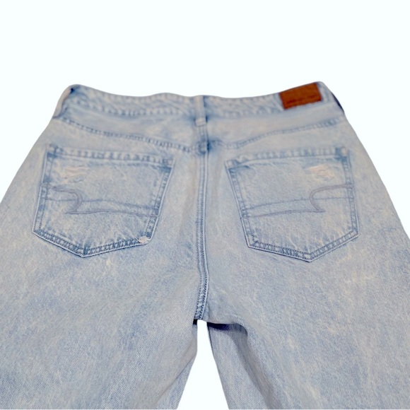 American Eagle Hi-Rise Tomgirl jeans, light wash, destroyed, size 4 long - Picture 6 of 9